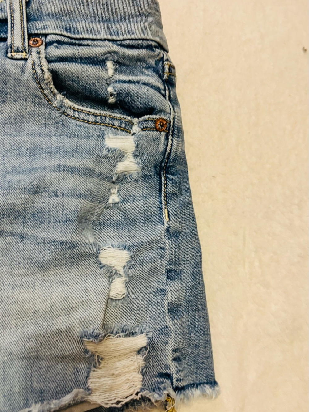 American Eagle Outfitters Distressed Shorts Size 4 EUC - Picture 8 of 13